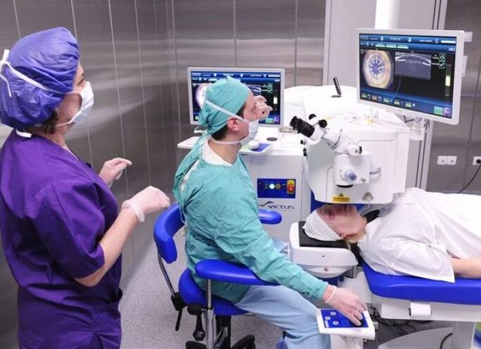 Esant tinklainės plyšimams, atliekama lazerinė koaguliacija